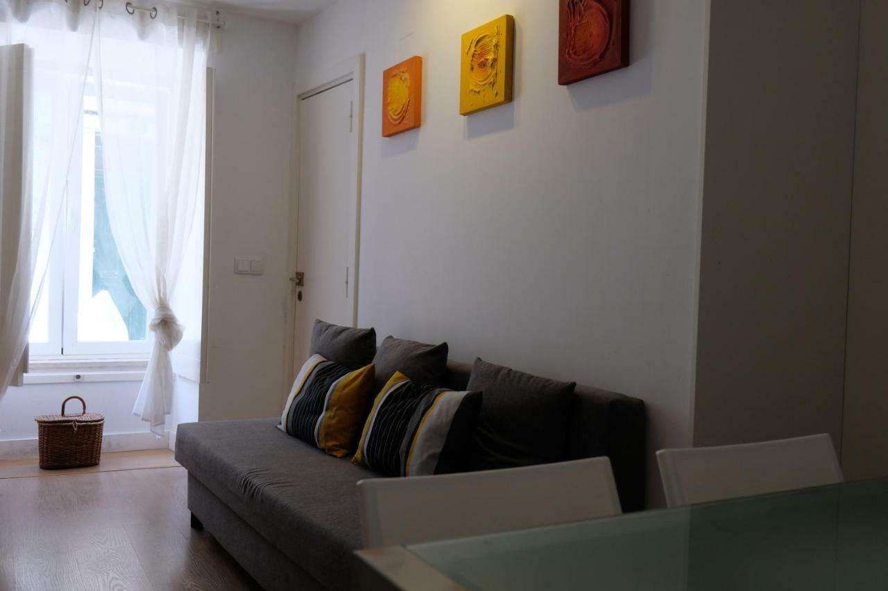Nice Apartment Bairro Alto Lisbon Luaran gambar