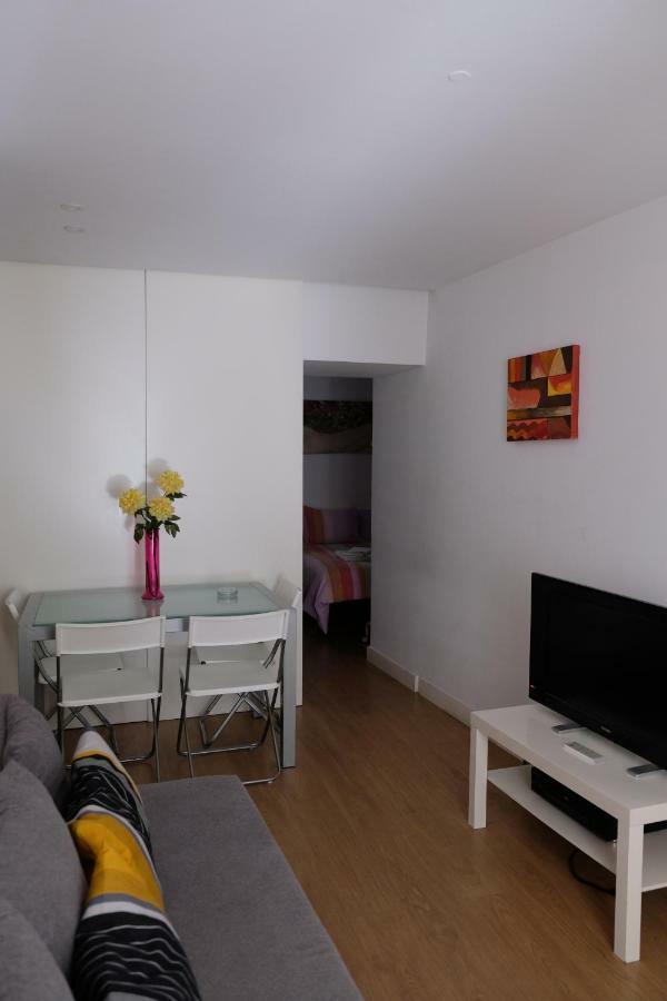 Nice Apartment Bairro Alto Lisbon Luaran gambar